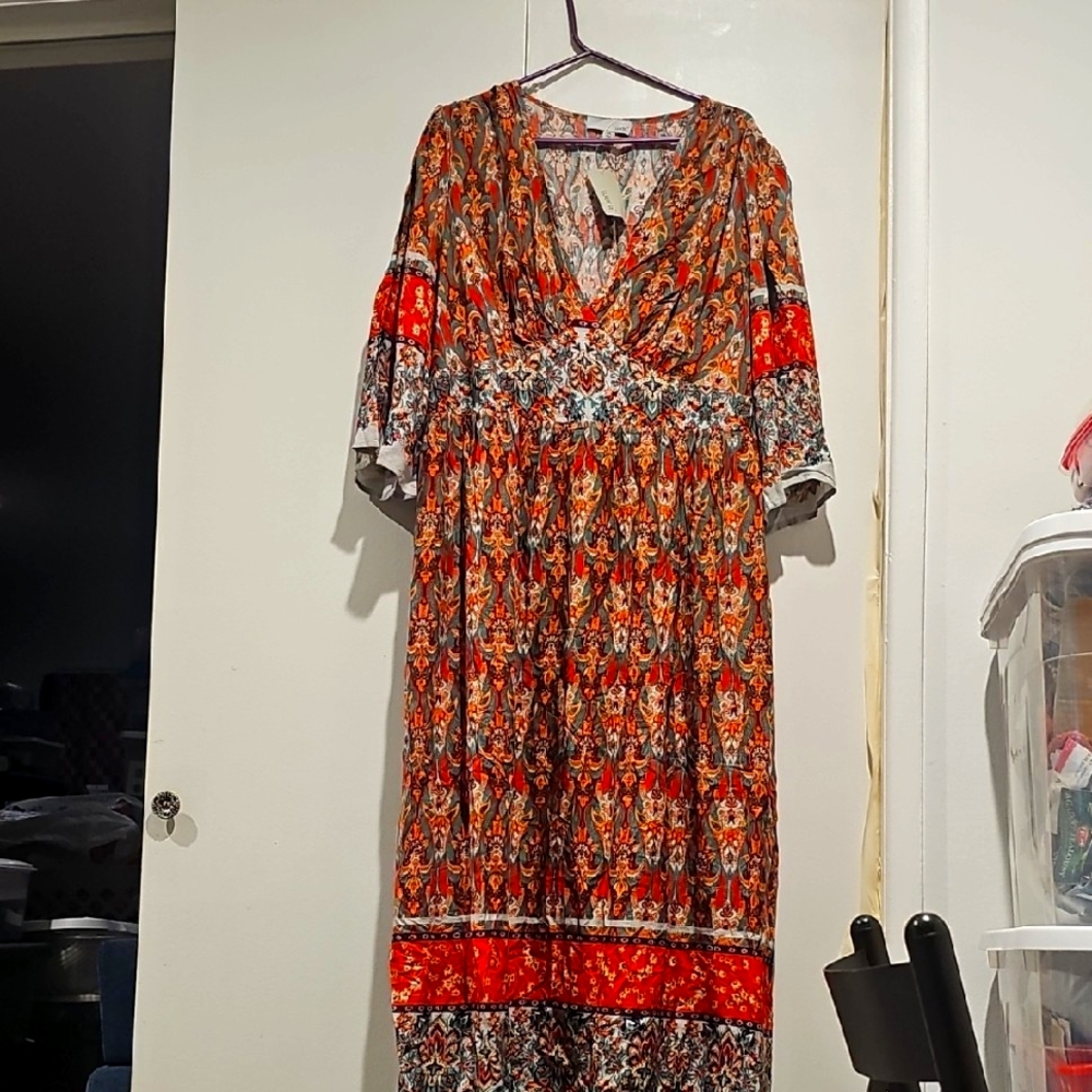 Floral Red and Orange Women's Dress Size 2XL With Sexy Split On One Side
